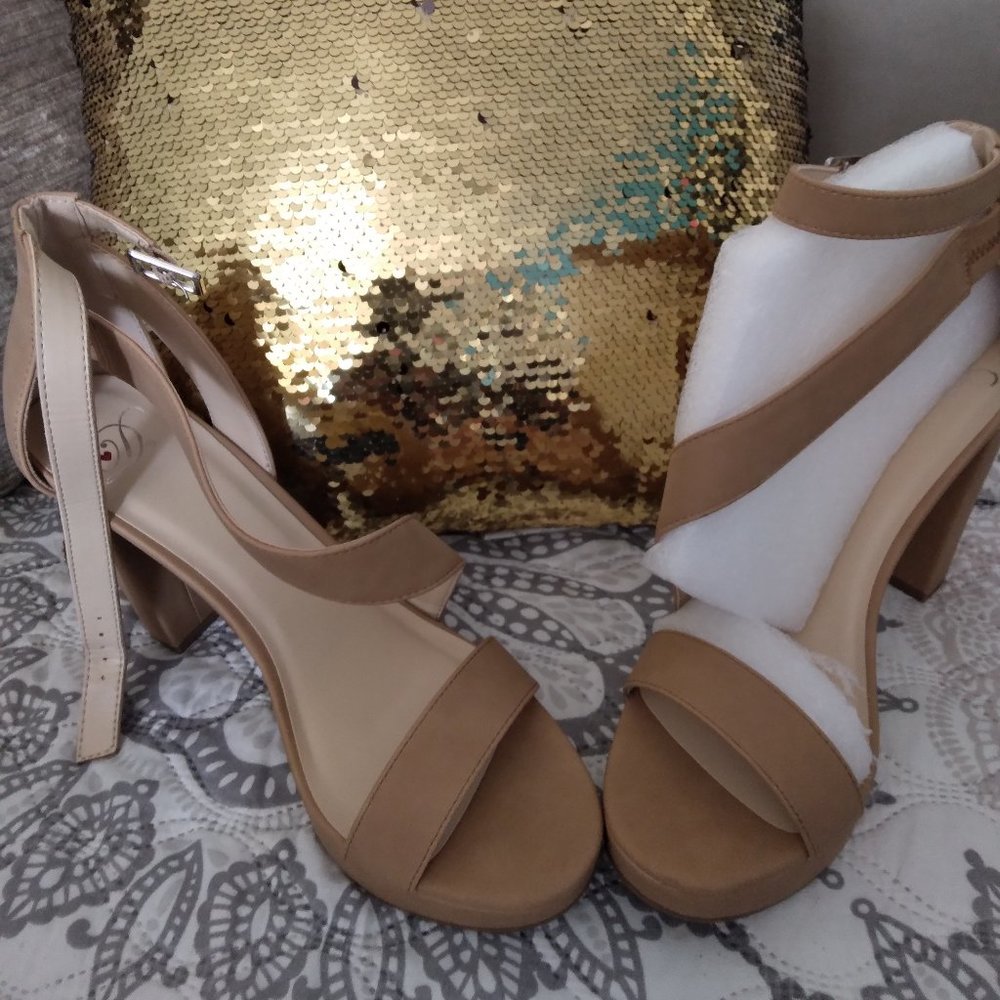 MY DELICIOUS SHOES PLATFORM HEELS